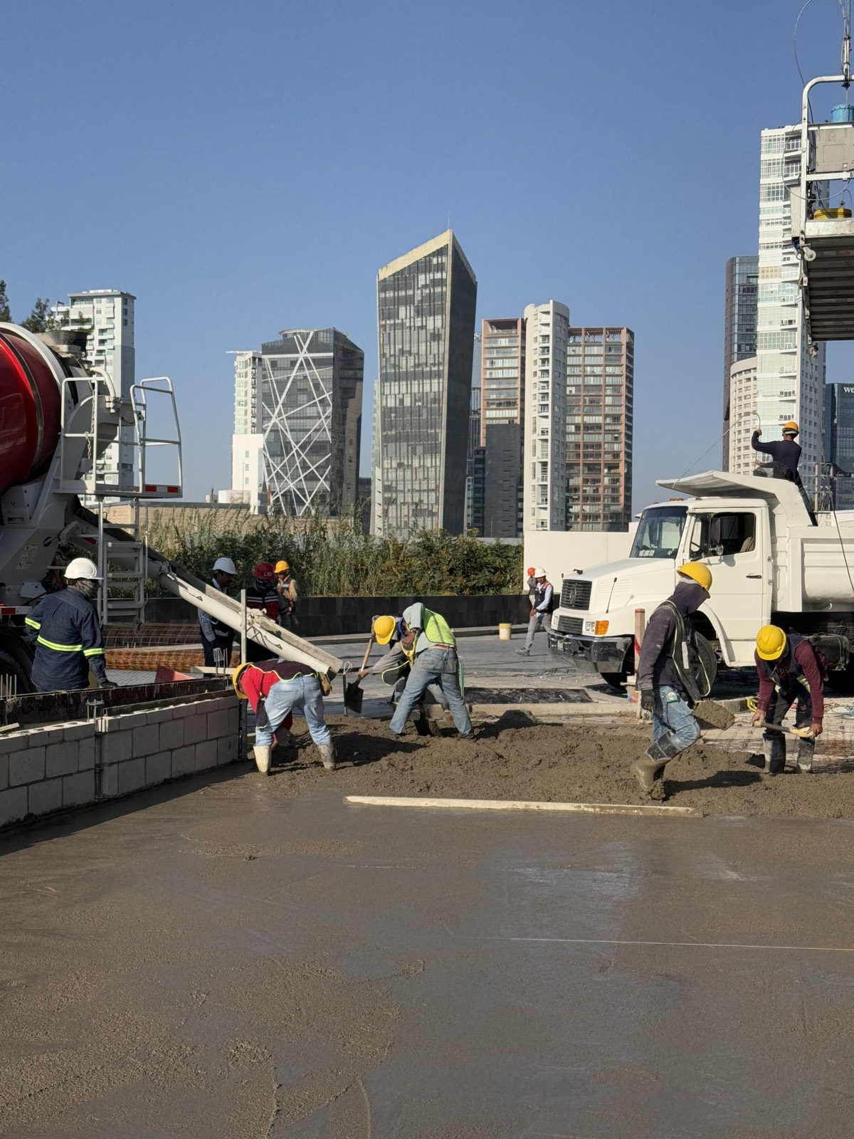Colado de losa en obra urbana