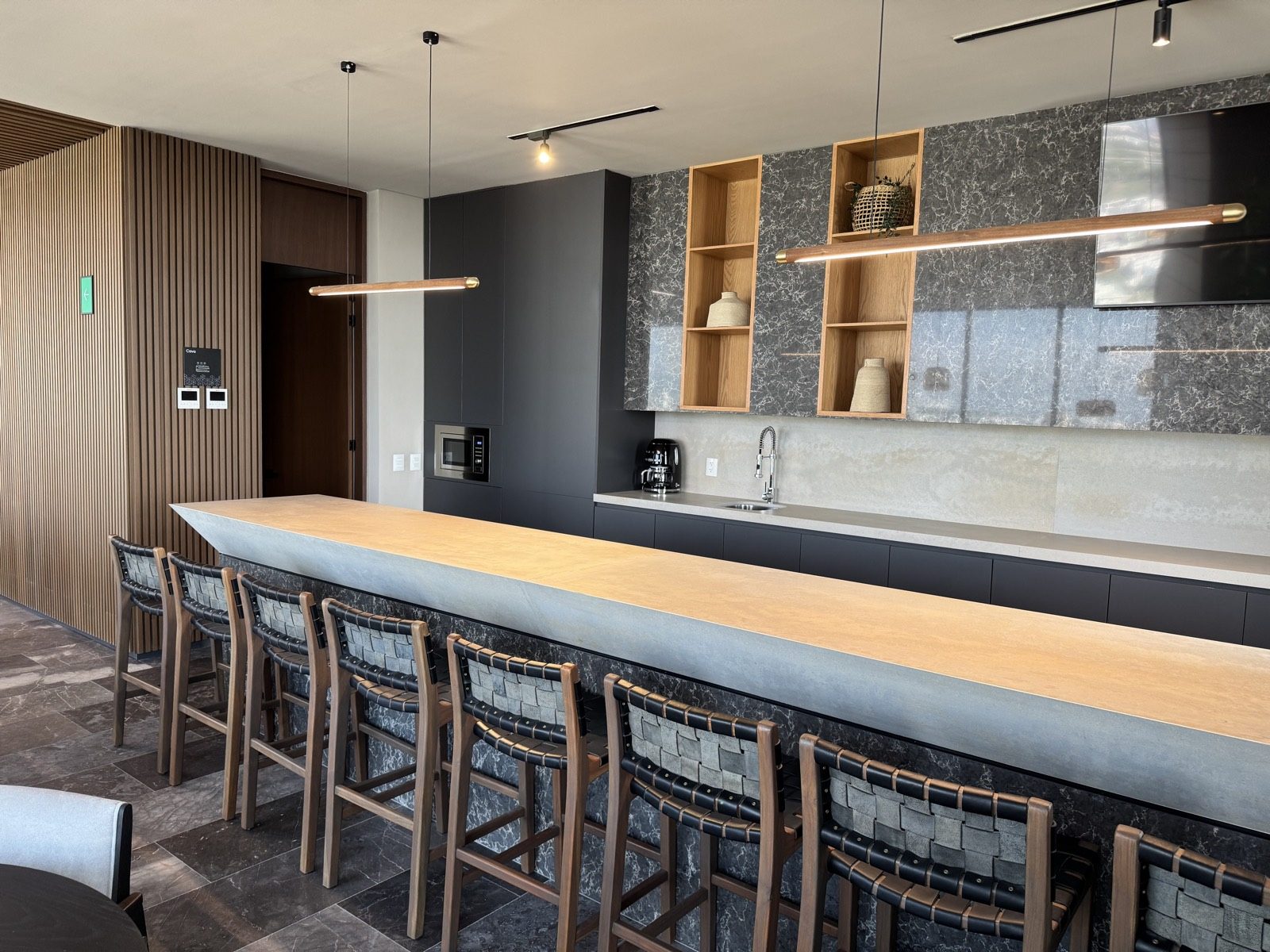 Barra y cocina